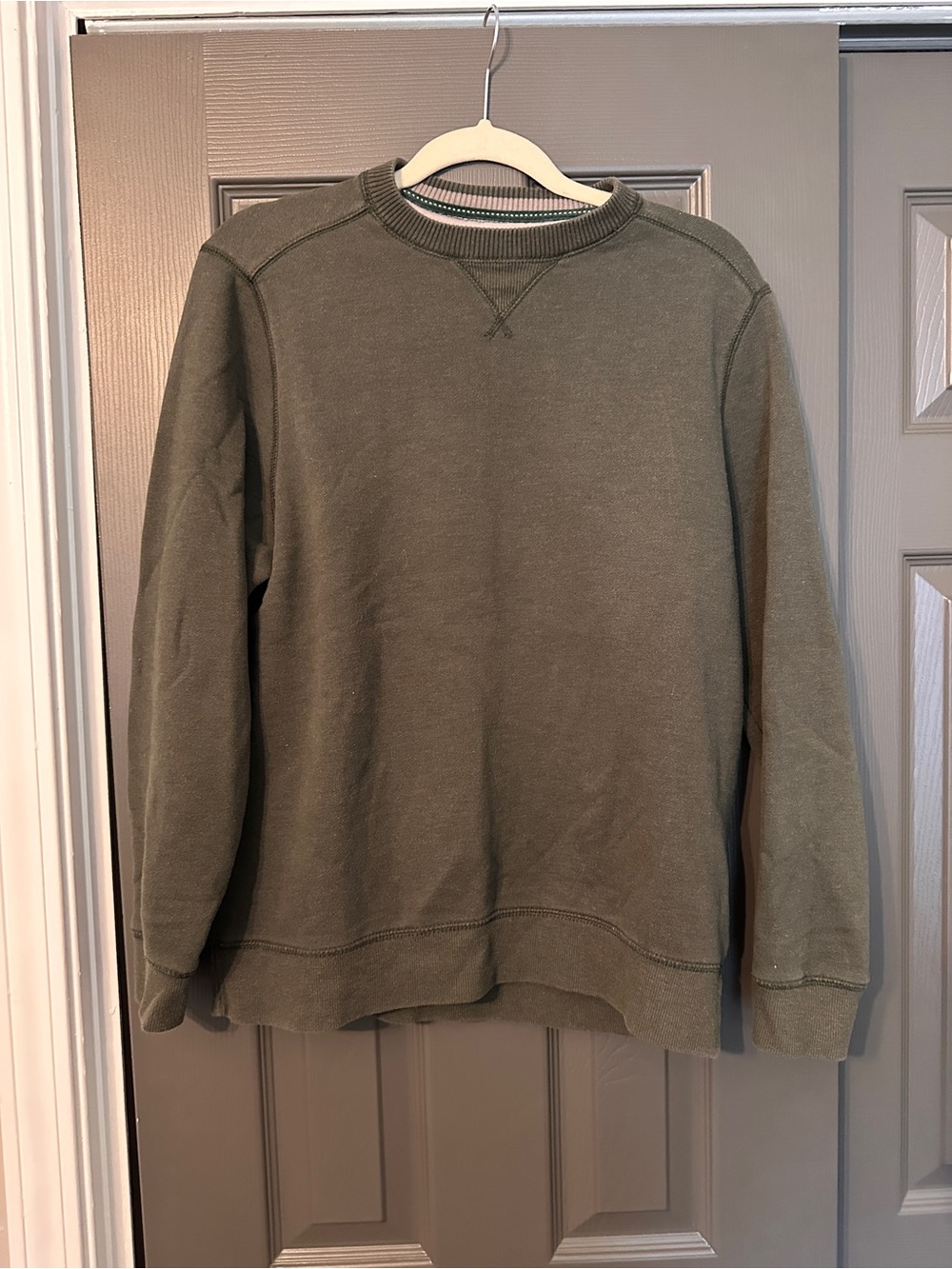 G.H. Bass & Co. Olive Green Crewneck Sweatshirt